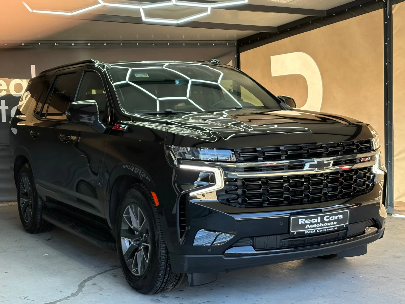 Chevrolet Tahoe * Z71* 6+ 1* PANO* DISTR* LED* CARPLAY*  - изображение 3