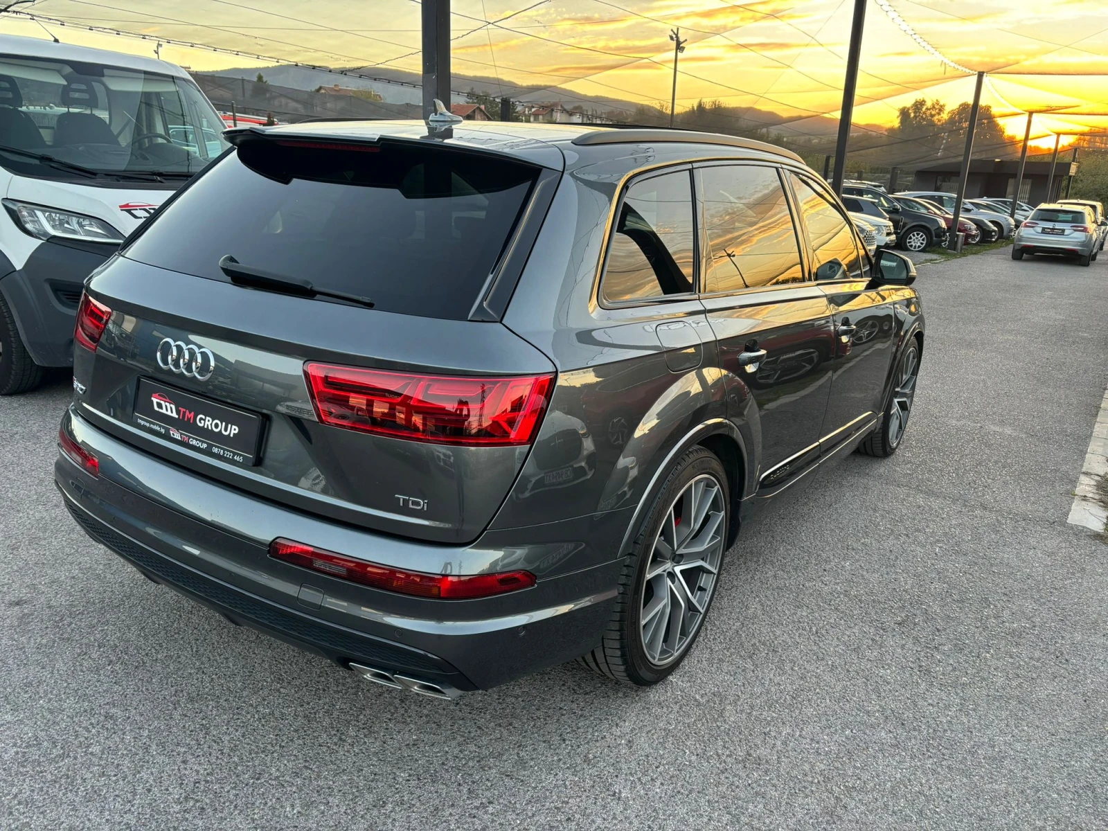 Audi SQ7 4.0 V8T* S Line+ * MATRIX* Pano* Dis* Carbon* BOSE - изображение 6