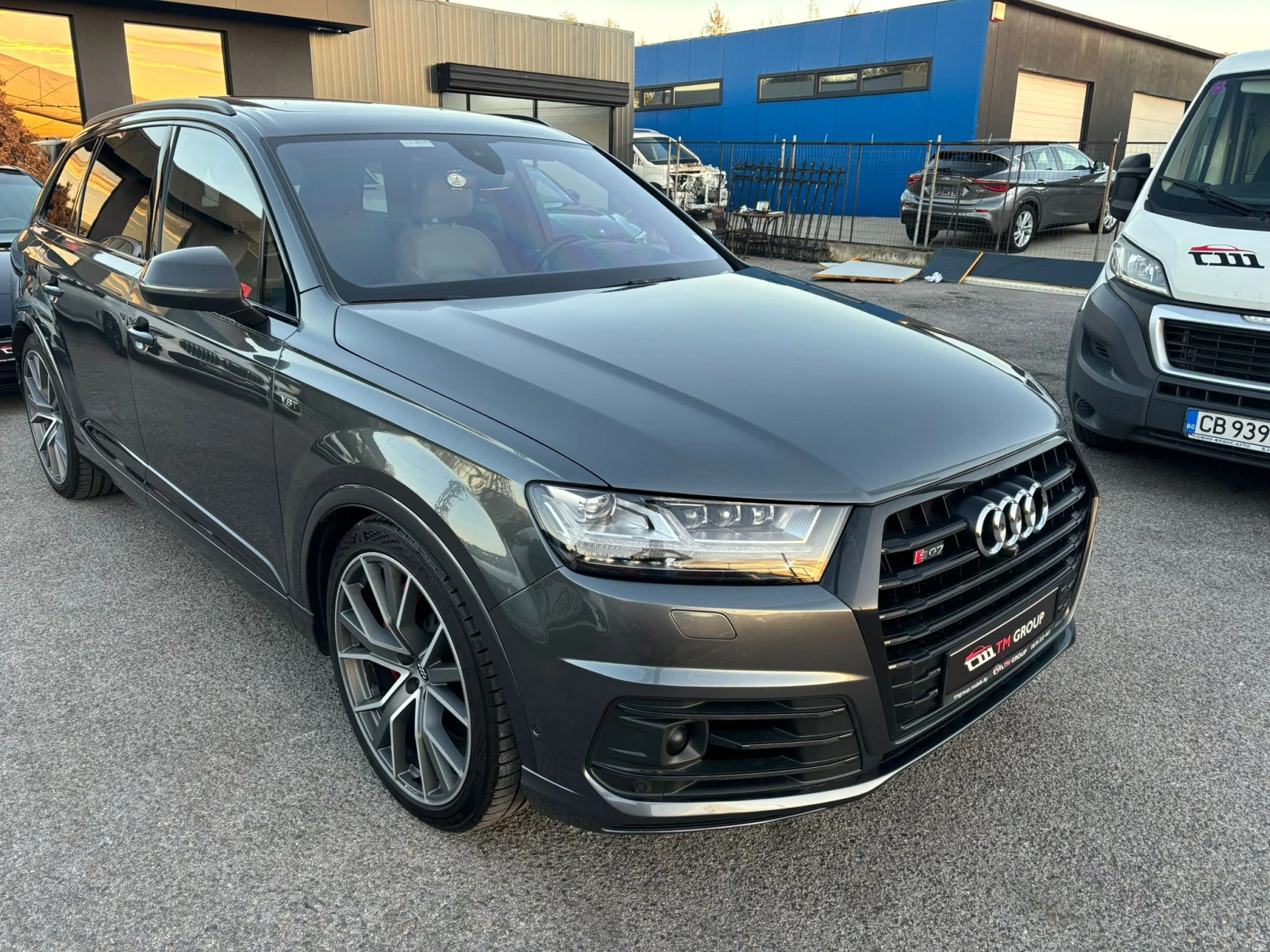 Audi SQ7 4.0 V8T* S Line+ * MATRIX* Pano* Dis* Carbon* BOSE - изображение 8