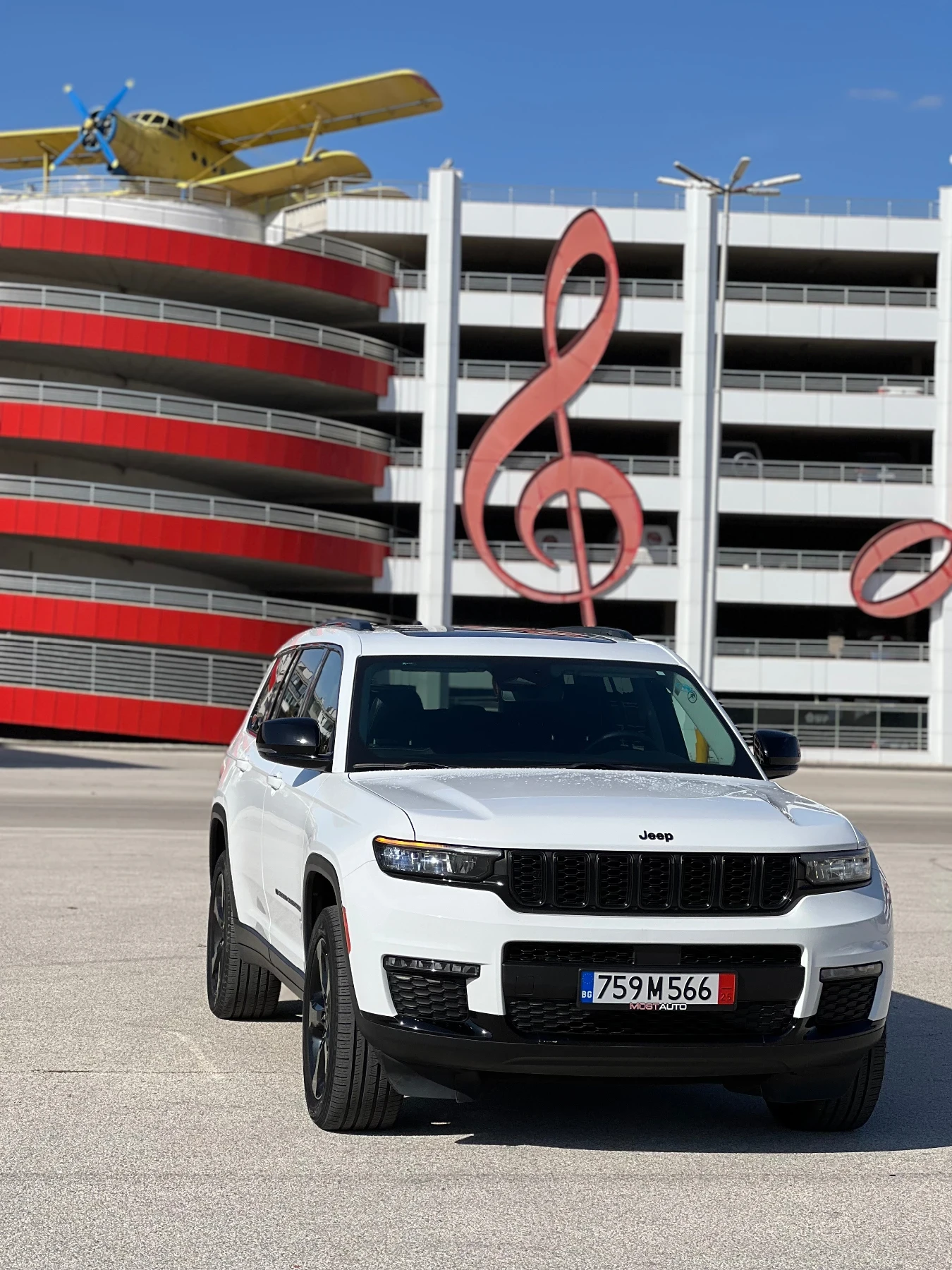 Jeep Grand cherokee 6 местен/32 000км - изображение 2