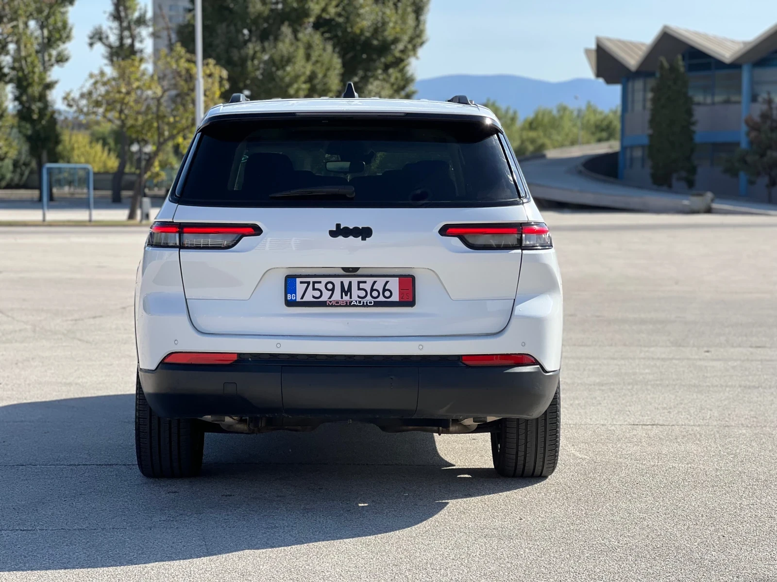 Jeep Grand cherokee 6 местен/32 000км - изображение 6