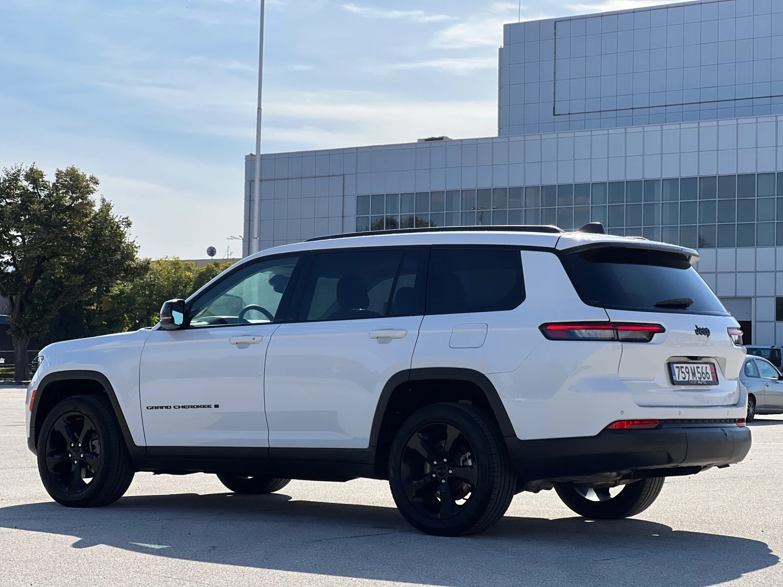 Jeep Grand cherokee 6 местен/32 000км - изображение 8