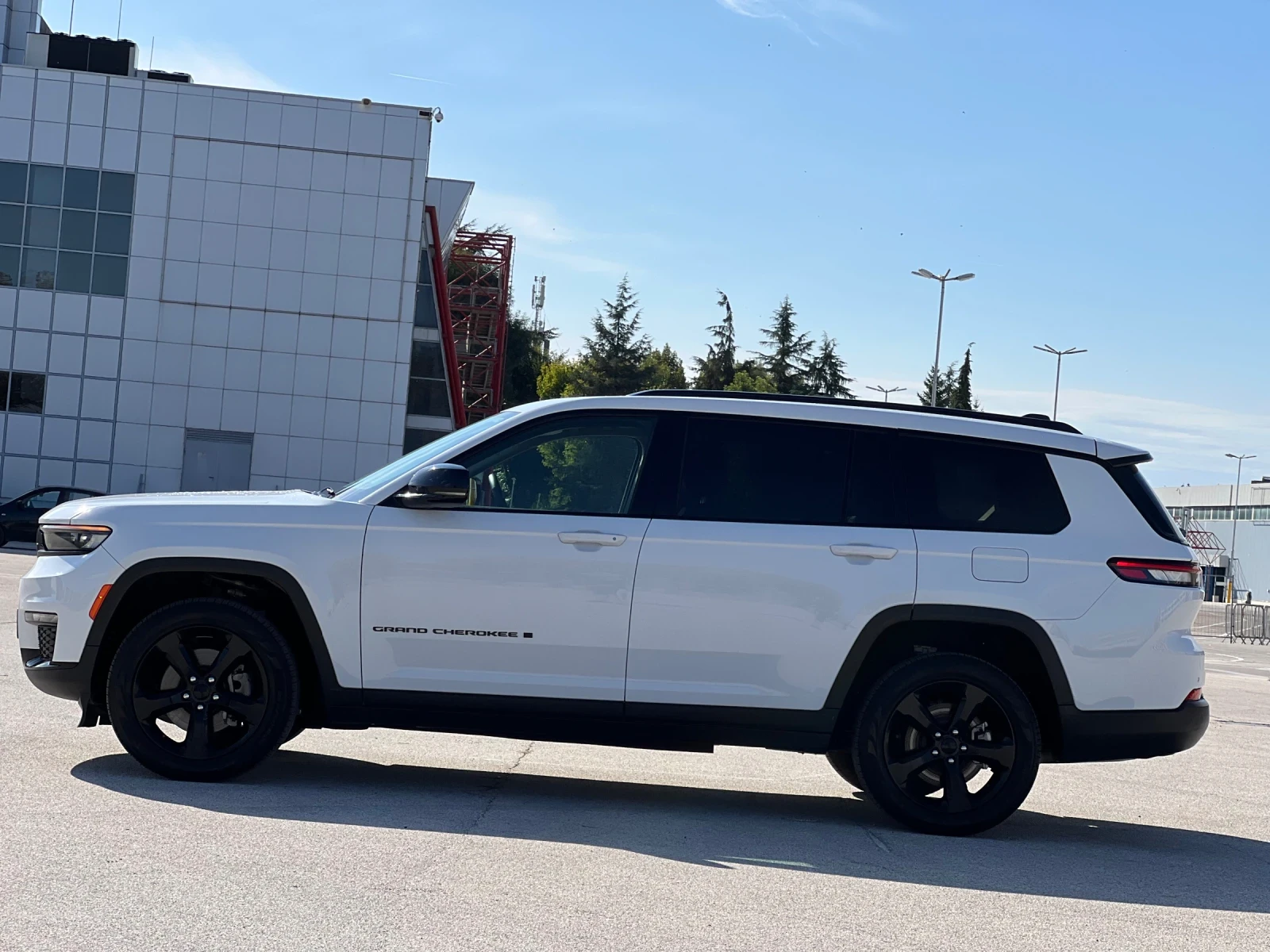 Jeep Grand cherokee 6 местен/32 000км - изображение 9