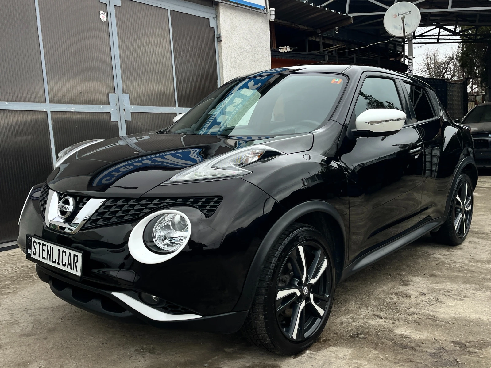 Nissan Juke 1.6i-4X4-TEKNA Edition, снимка 3 - Автомобили и джипове - 54047327
