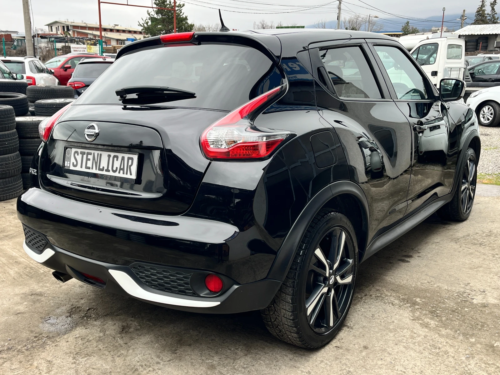 Nissan Juke 1.6i-4X4-TEKNA Edition, снимка 6 - Автомобили и джипове - 54047327