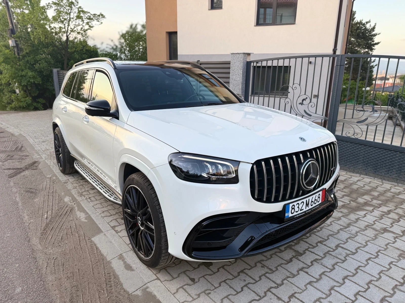 Mercedes-Benz GLS 63 AMG Възможен лизинг, снимка 4 - Автомобили и джипове - 54573090