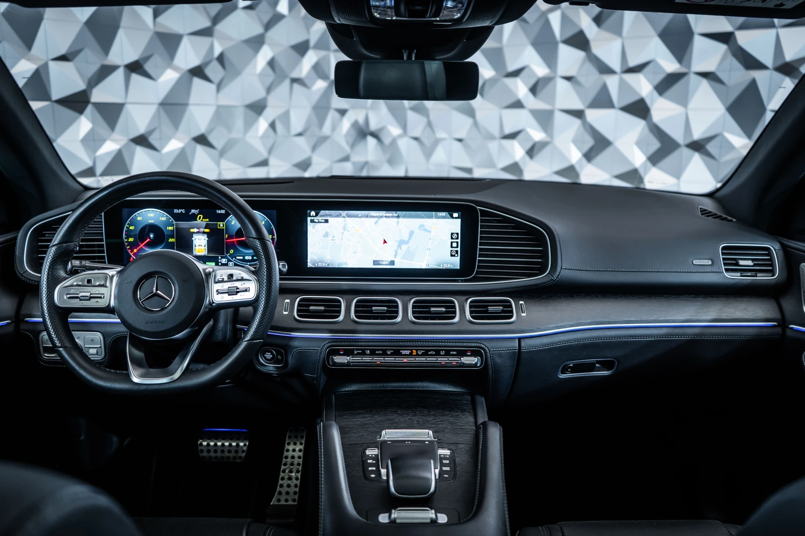 Mercedes-Benz GLE 300 d Coupe 4M AMG* Burmester* Pano, снимка 11 - Автомобили и джипове - 55610088