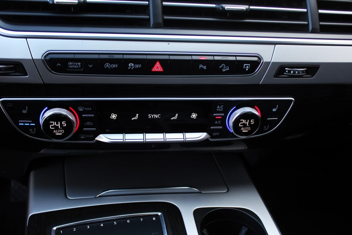 Audi Q7 3.0 TFSI Progressiv, снимка 12 - Автомобили и джипове - 55629776