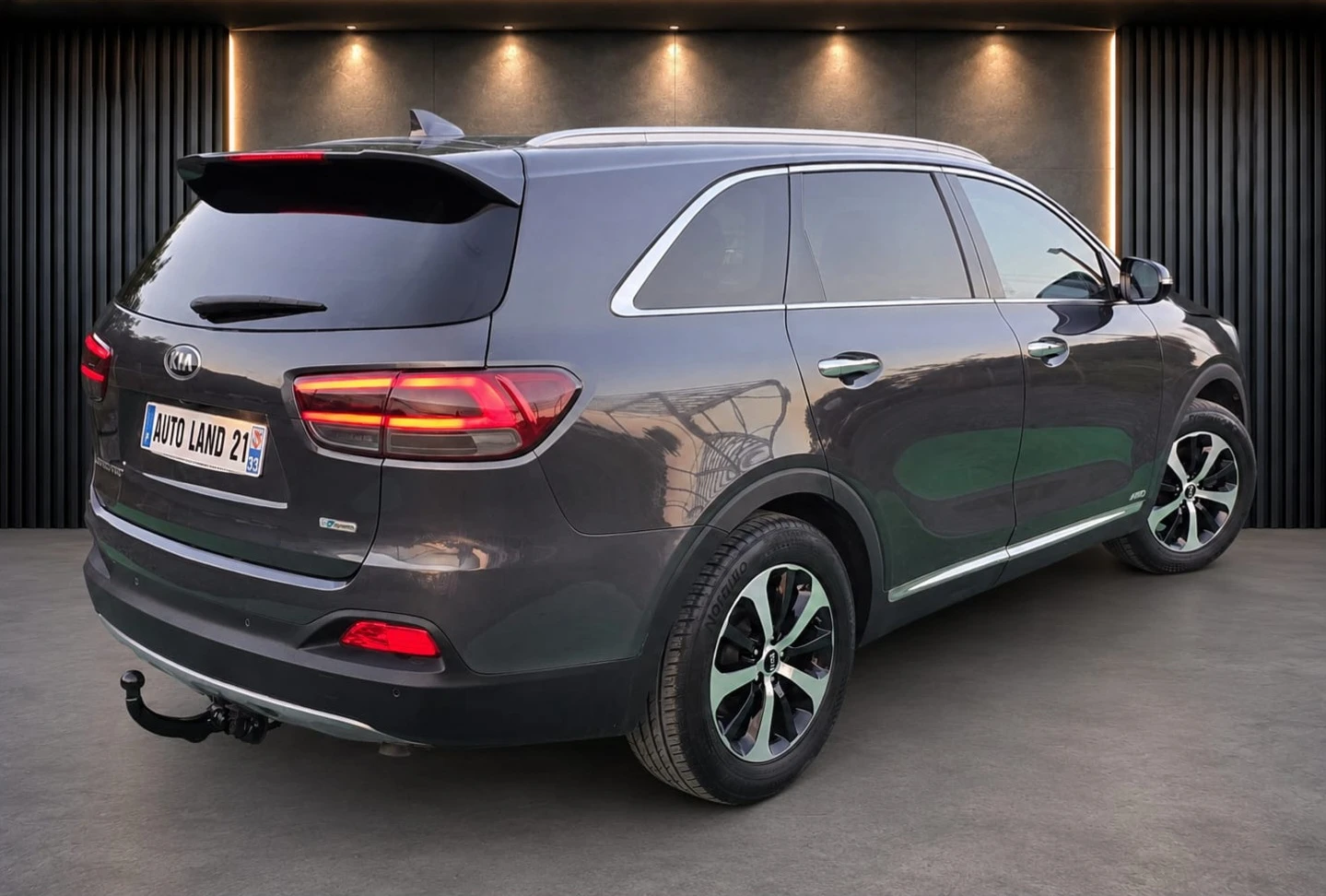 Kia Sorento 2.2CRDI* 200кс* AWD* 6+ 1* 175000км, снимка 5 - Автомобили и джипове - 55785412