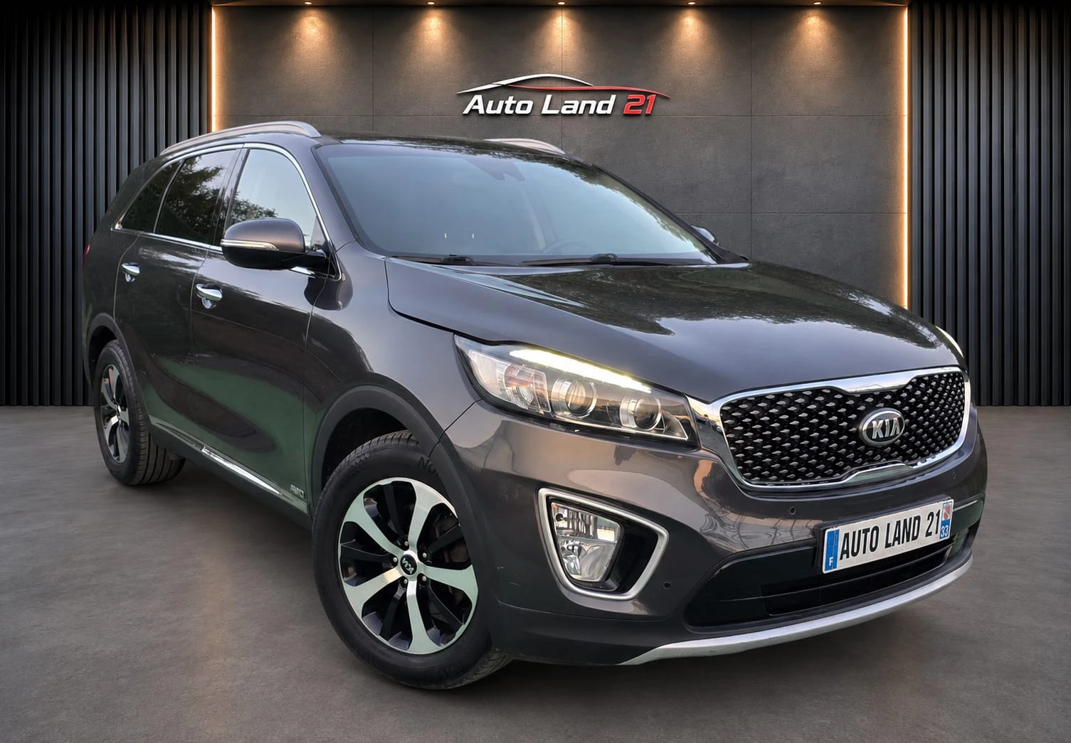 Kia Sorento 2.2CRDI* 200кс* AWD* 6+ 1* 175000км, снимка 3 - Автомобили и джипове - 55785412