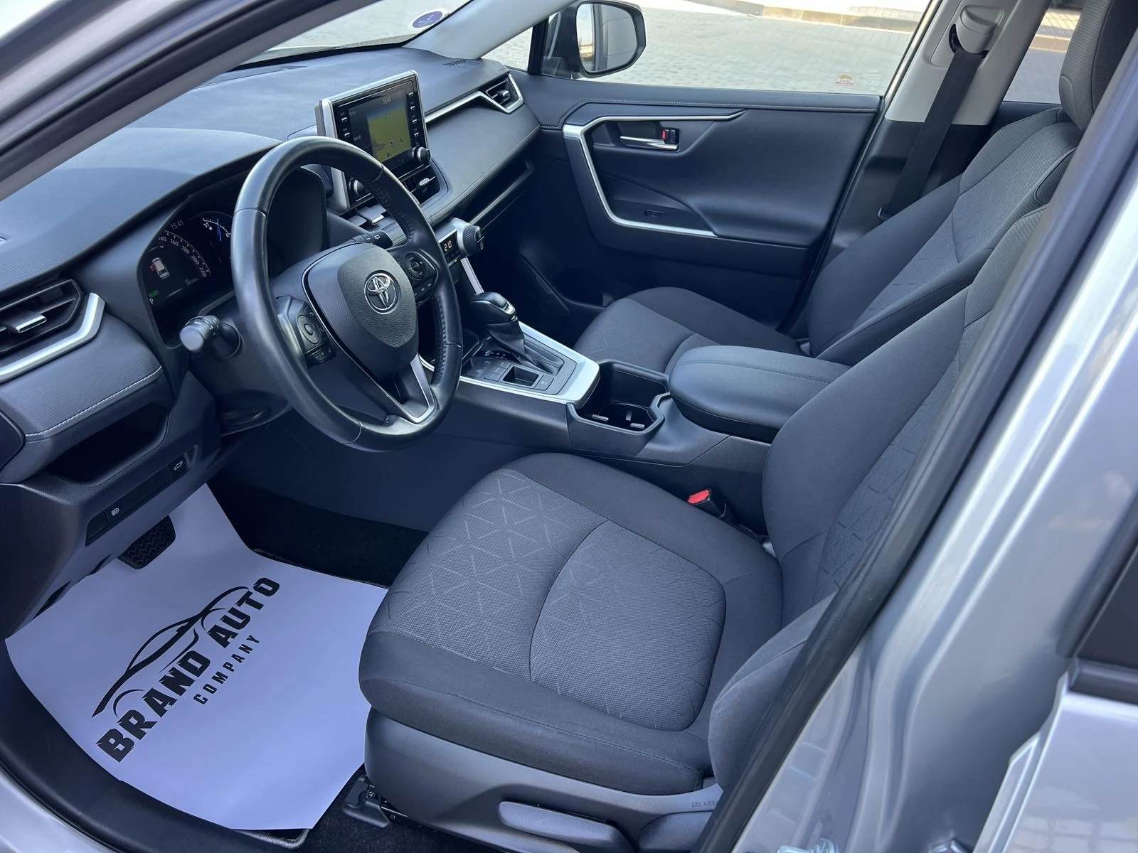 Toyota Rav4 * В ГАРАНЦИЯ от TOYOTA * 2.5 HYBRID 218 к.с , снимка 8 - Автомобили и джипове - 56167848