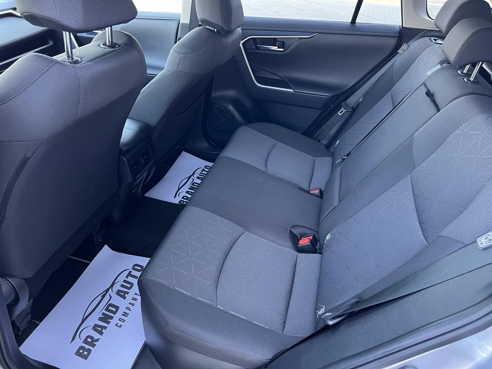 Toyota Rav4 * В ГАРАНЦИЯ от TOYOTA * 2.5 HYBRID 218 к.с , снимка 11 - Автомобили и джипове - 56167848