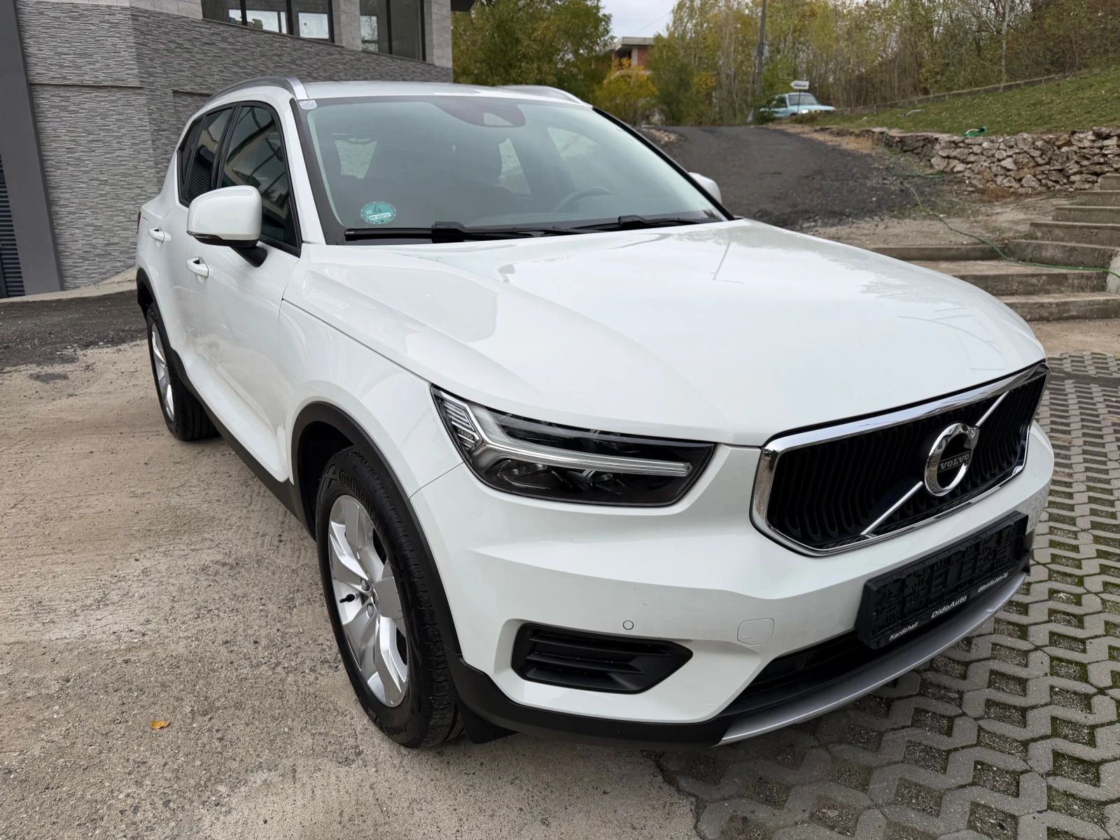Volvo XC40 2.0d AWD.Full-Led., снимка 2 - Автомобили и джипове - 56681094