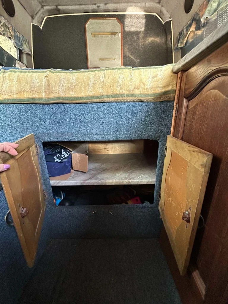 Кемпер Renault Master, снимка 4 - Каравани и кемпери - 53088393