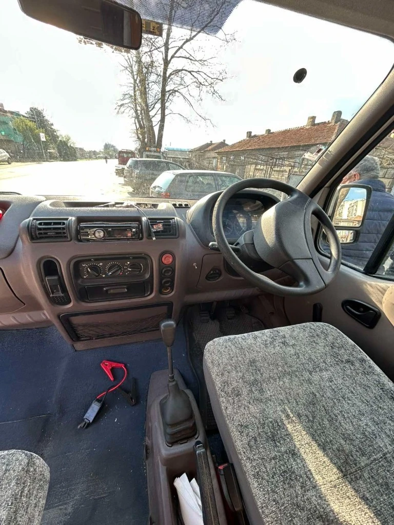 Кемпер Renault Master, снимка 10 - Каравани и кемпери - 53088393
