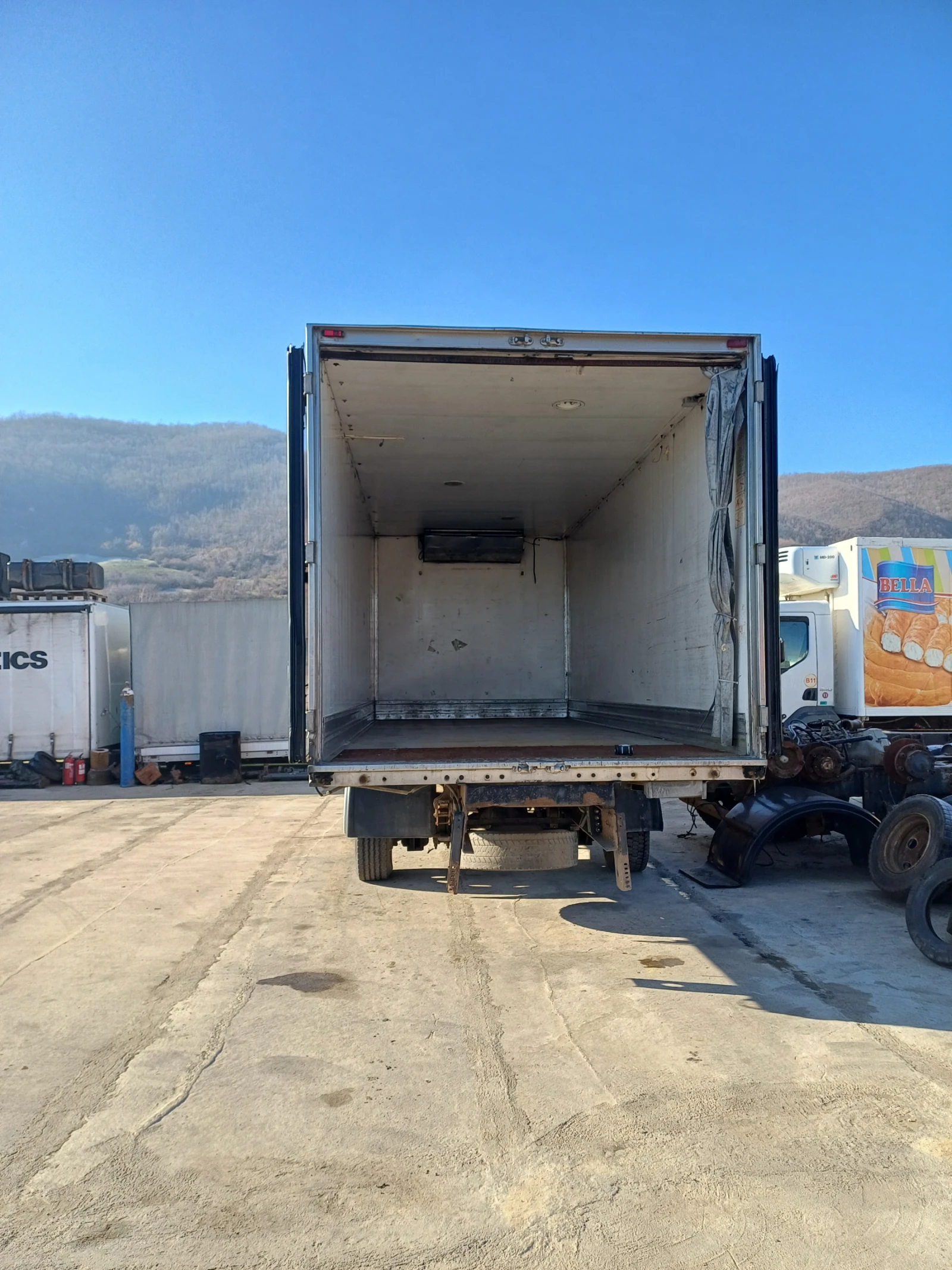 ХЛАДИЛЕН ФУРГОН 6,5 МЕТРА, снимка 2 - Части - 53878031