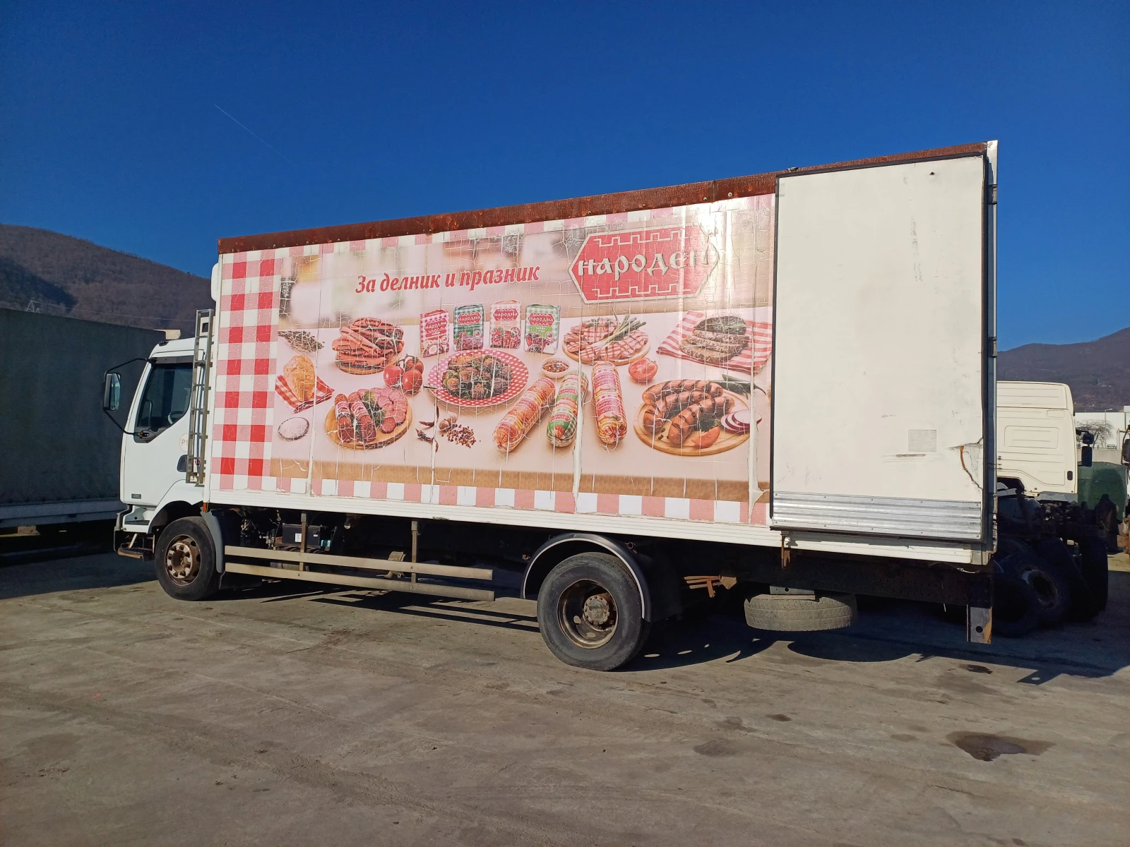 ХЛАДИЛЕН ФУРГОН 6,5 МЕТРА, снимка 3 - Части - 53878031