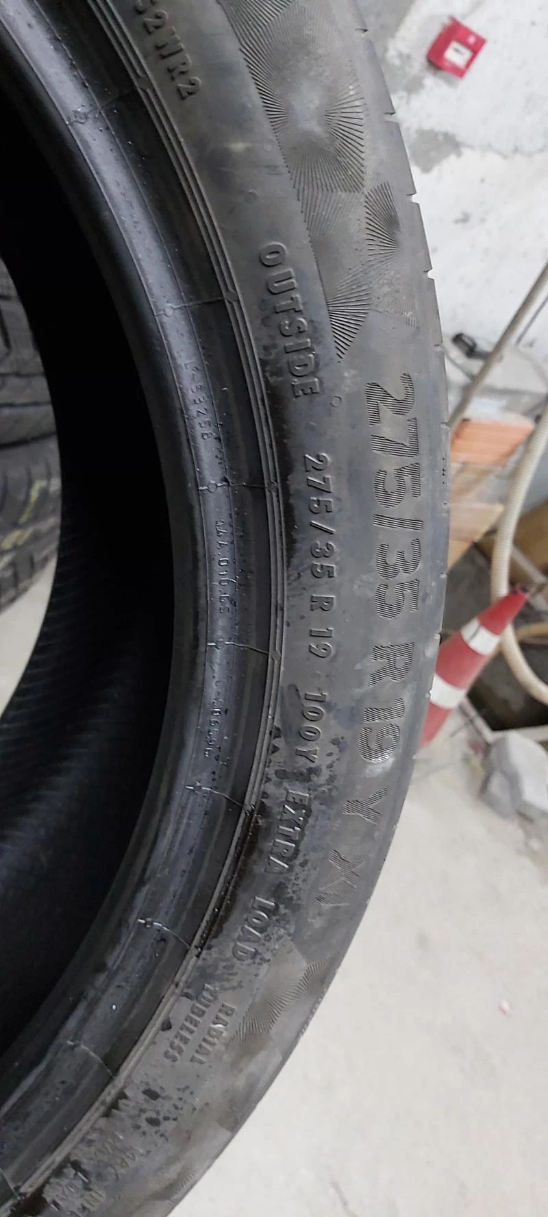 Гуми Летни 275/35R19, снимка 9 - Гуми и джанти - 32557711