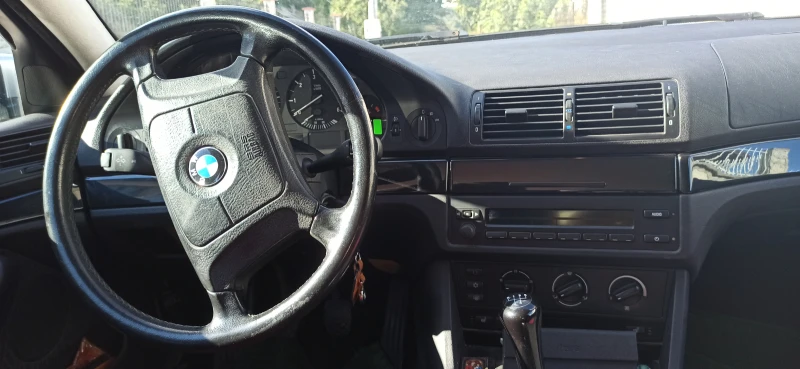 BMW 520, снимка 7 - Автомобили и джипове - 47481098