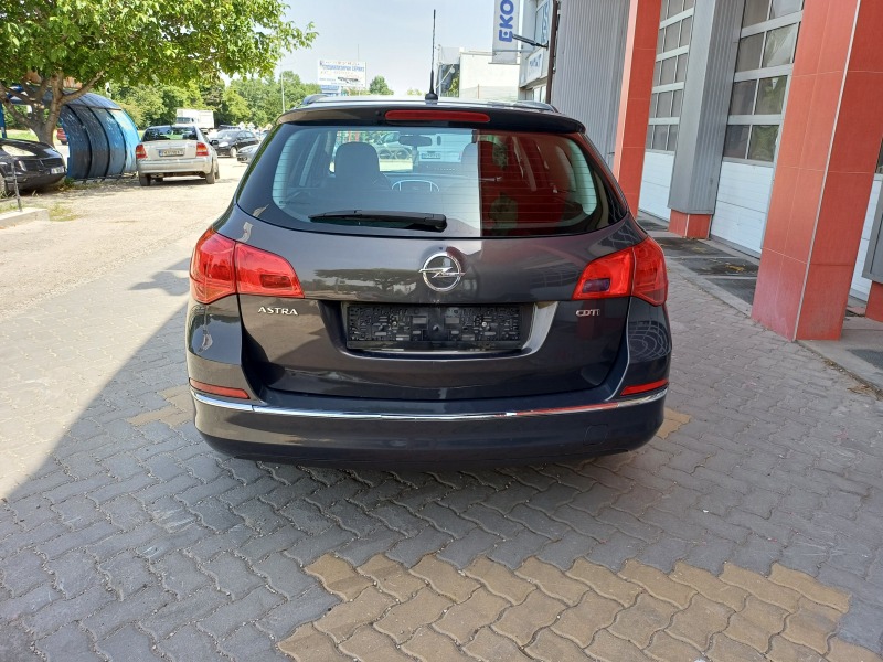 Opel Astra 1.6 CDTI, снимка 5 - Автомобили и джипове - 46308791