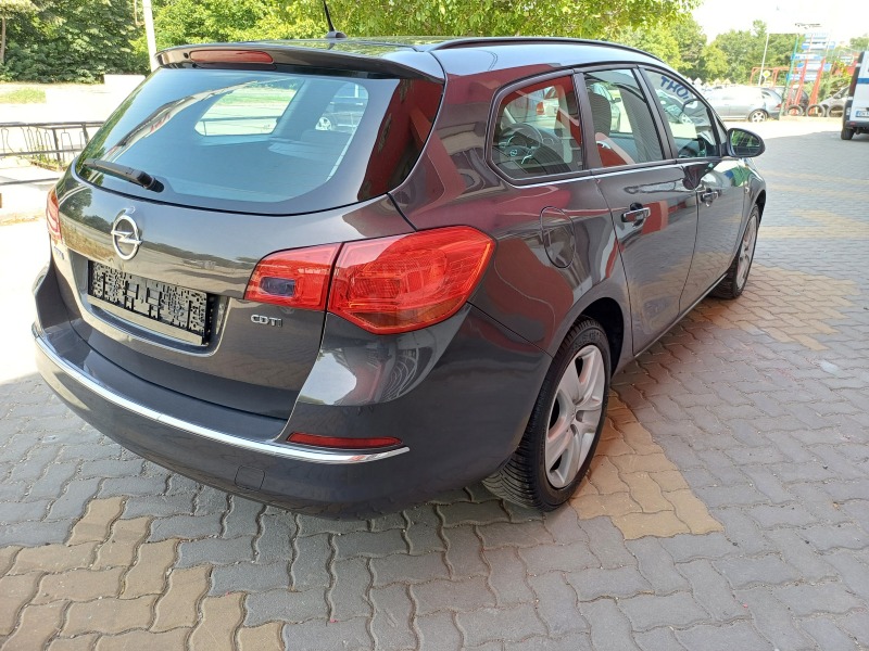 Opel Astra 1.6 CDTI, снимка 4 - Автомобили и джипове - 46308791