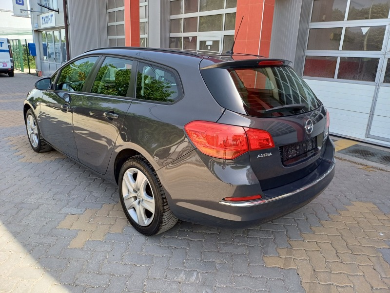 Opel Astra 1.6 CDTI, снимка 6 - Автомобили и джипове - 46308791