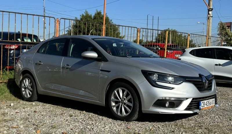 Renault Megane 1.6i 115 hp, снимка 3 - Автомобили и джипове - 47450355