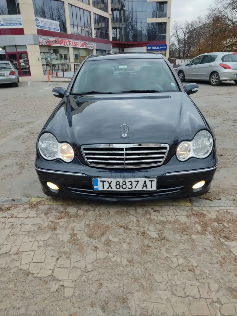 Mercedes-Benz C 220 Facelift , снимка 2 - Автомобили и джипове - 48809723