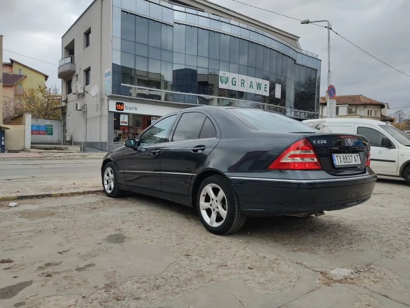 Mercedes-Benz C 220 Facelift , снимка 4 - Автомобили и джипове - 48809723