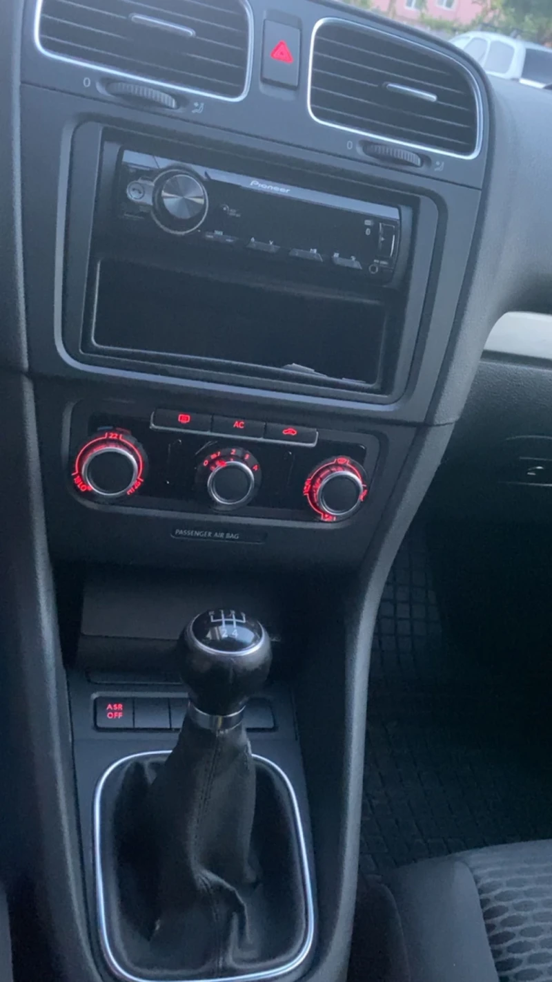 VW Golf, снимка 7 - Автомобили и джипове - 52337872