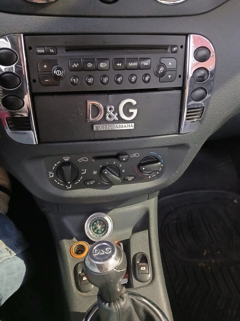 Citroen C3 pluriel D&G, снимка 8 - Автомобили и джипове - 52343731