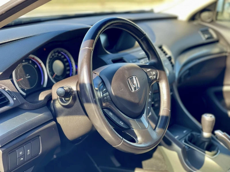 Honda Accord 2.2D* FACELIFT* ШВЕЙЦАРИЯ, снимка 9 - Автомобили и джипове - 51353996