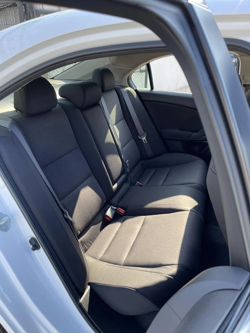 Honda Accord 2.2D* FACELIFT* ШВЕЙЦАРИЯ, снимка 12 - Автомобили и джипове - 51353996