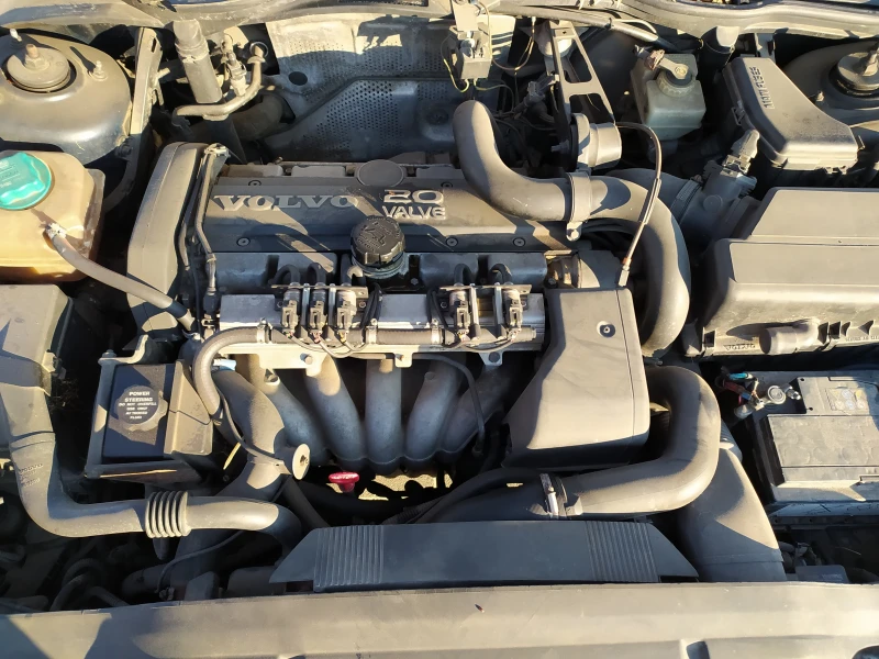 Volvo C70 2.4 Turbo, снимка 8 - Автомобили и джипове - 53396279