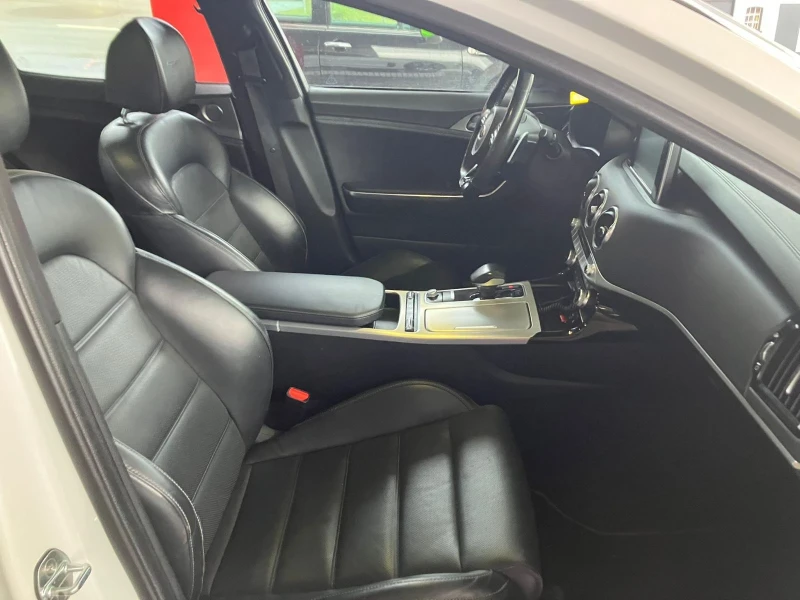 Kia Stinger 3.3; GT, 4X4 , Европейска, Full, снимка 15 - Автомобили и джипове - 53461147