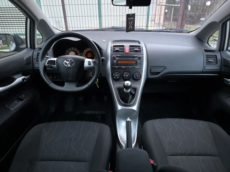 Toyota Auris 1.33 VVT-i * FACELIFT* , снимка 14 - Автомобили и джипове - 53489501