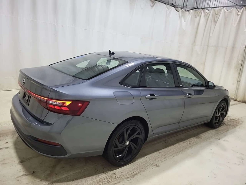 VW Jetta * COMFORTLINE * 2 КЛЮЧА* KEYLESS* CRUISE CONT.* КА, снимка 3 - Автомобили и джипове - 53510521