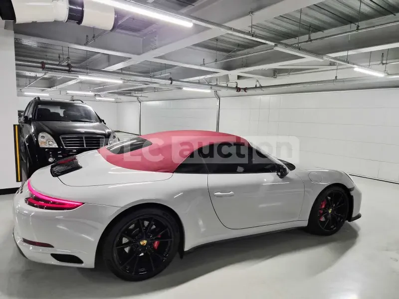 Porsche 911 CARRERA 4S / CABRIO / КАФЯВ САЛОН / ЦЕНА ДО БЪЛГАР, снимка 3 - Автомобили и джипове - 55524395