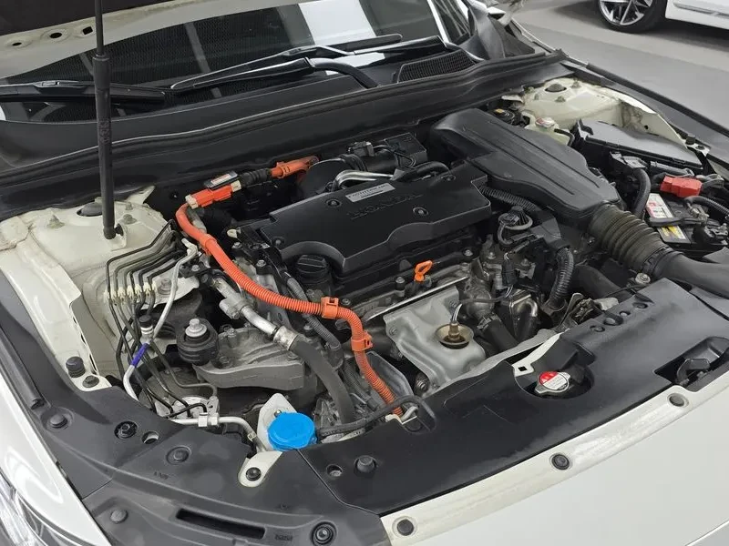 Honda Accord 2.0 Hybrid Ex-L, снимка 11 - Автомобили и джипове - 55985241