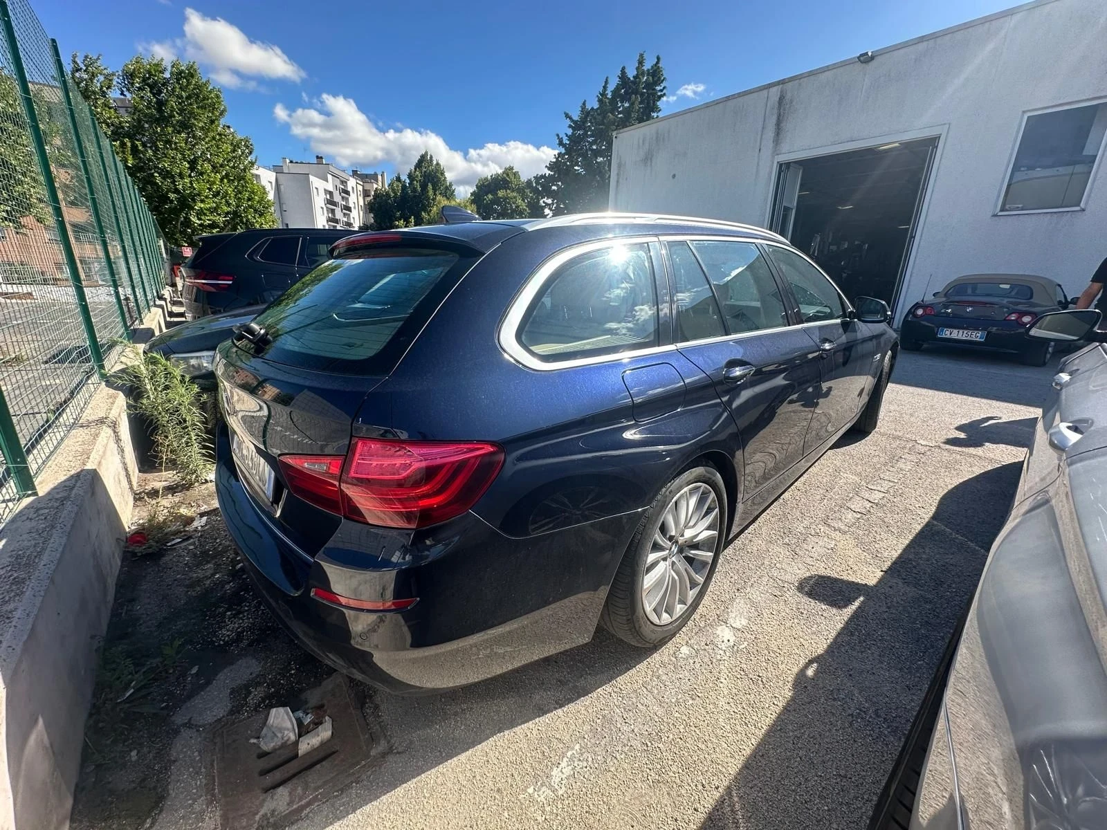 BMW 520 2.0D x.drive - изображение 4