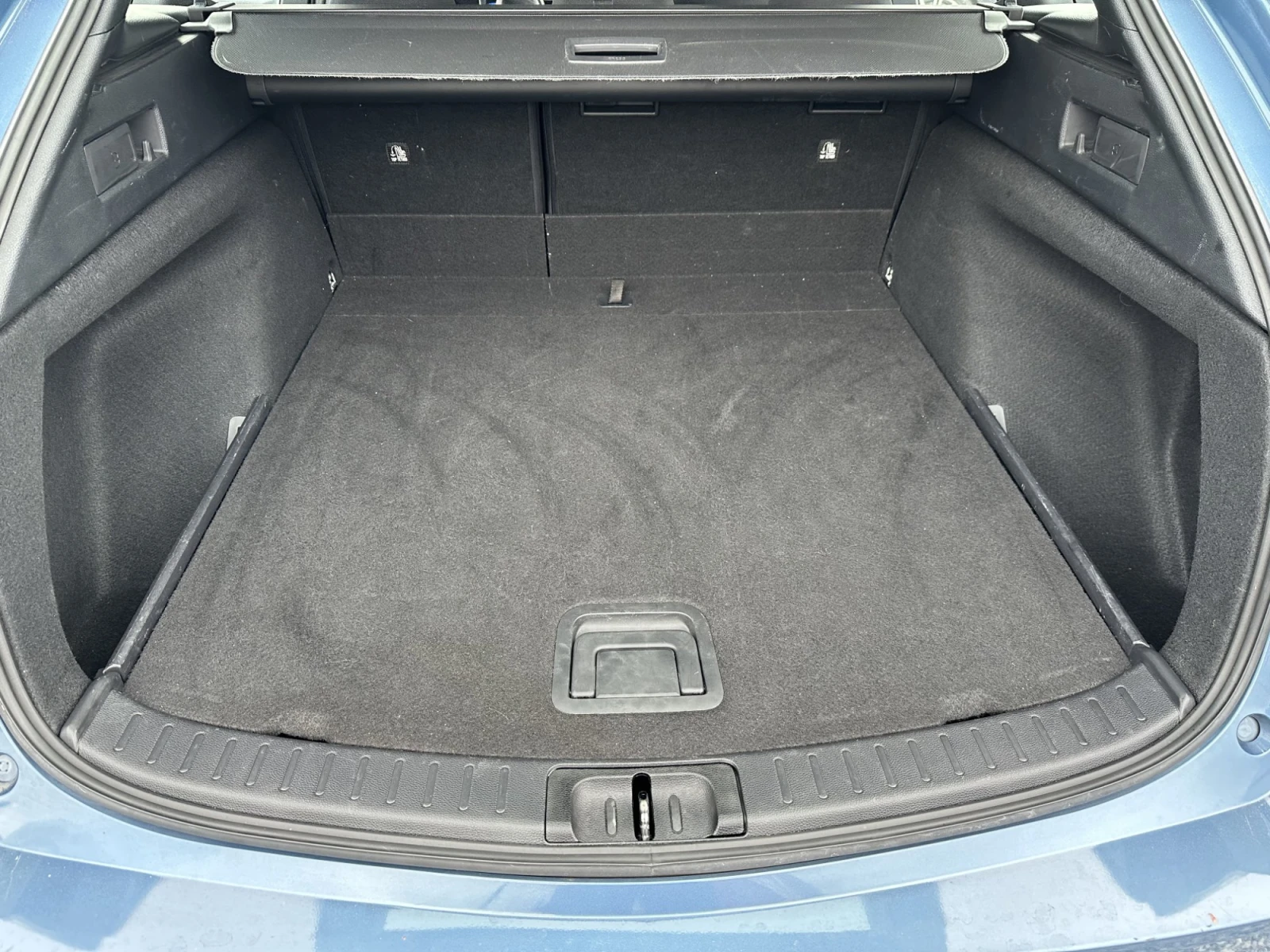 Toyota Corolla Sports 1.8 Hybrid - изображение 6