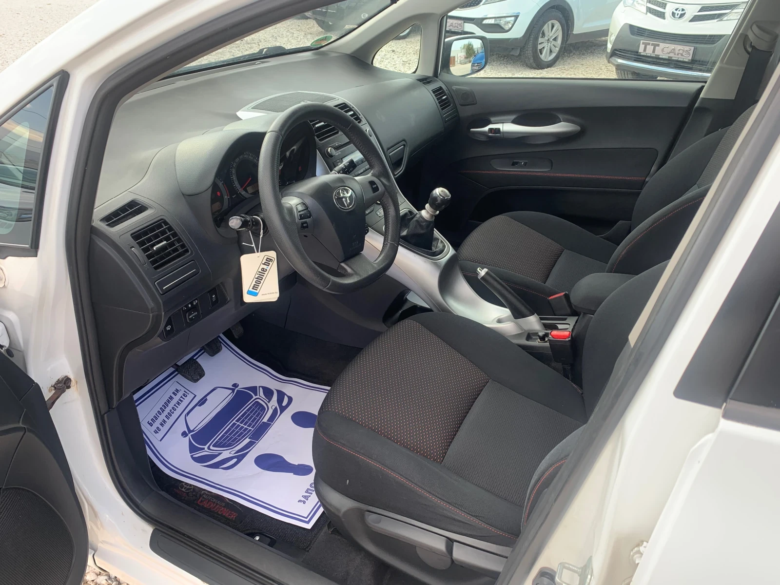 Toyota Auris 2.0 D4D 126кс - изображение 9