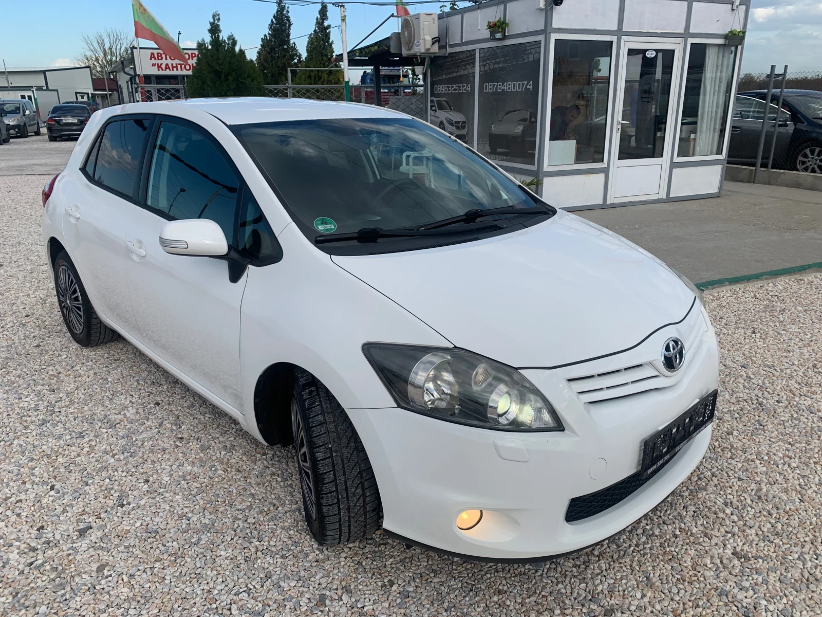 Toyota Auris 2.0 D4D 126кс - изображение 2