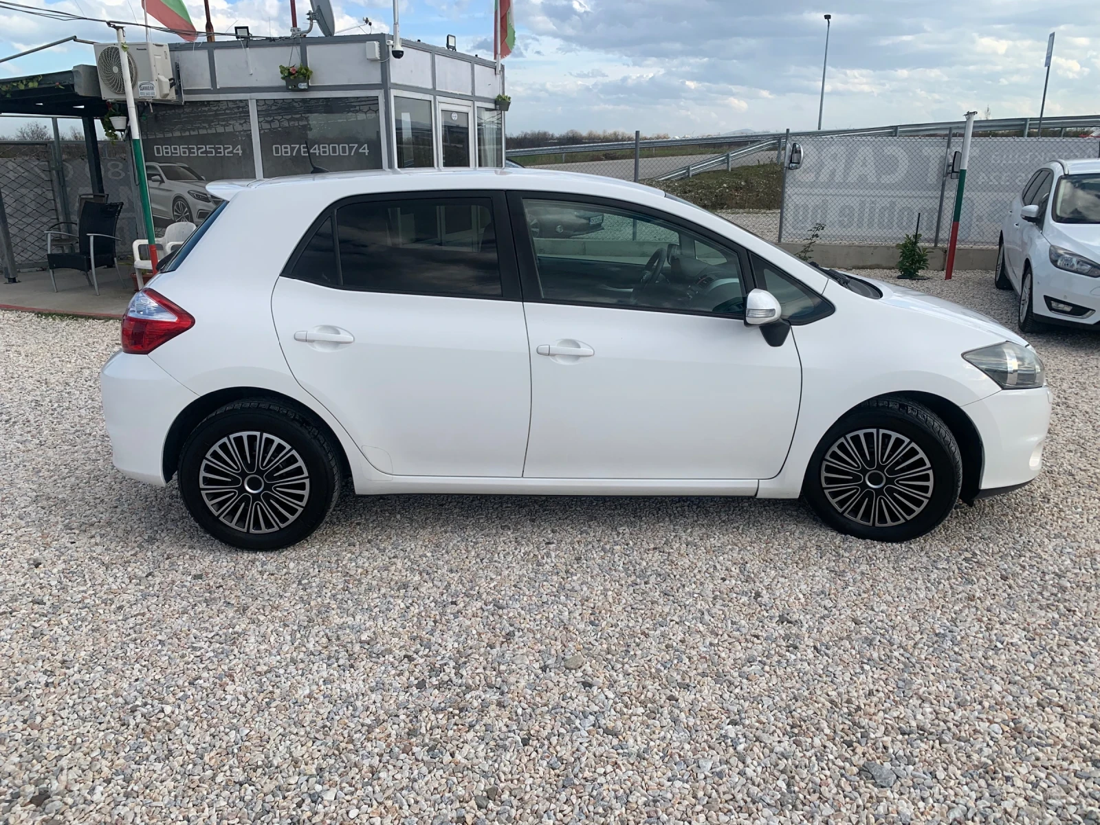 Toyota Auris 2.0 D4D 126кс - изображение 5