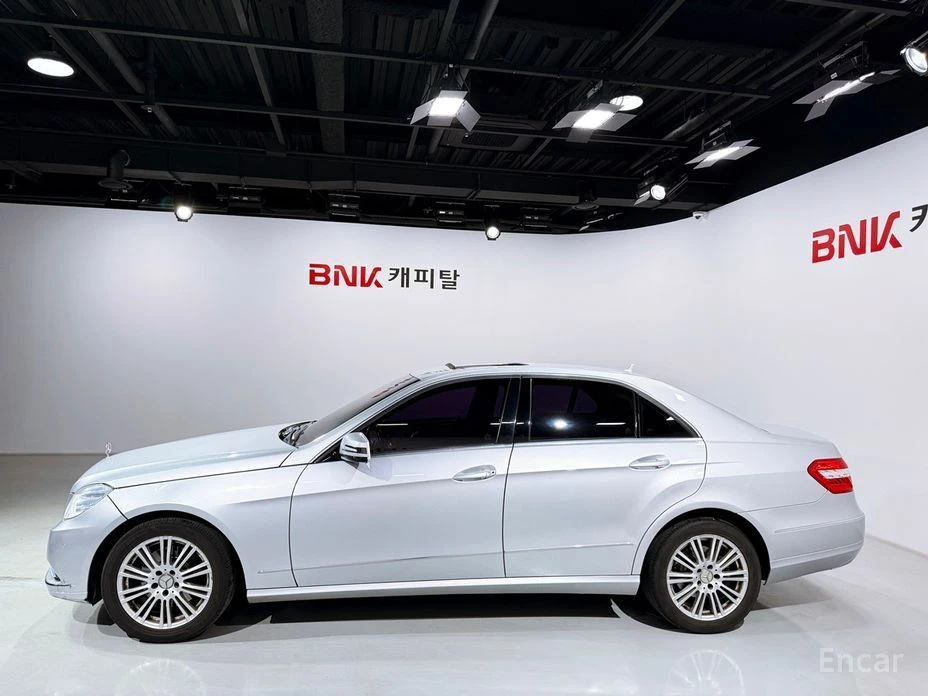 Mercedes-Benz E 300  - изображение 3