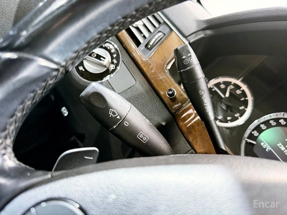 Mercedes-Benz E 300  - изображение 7