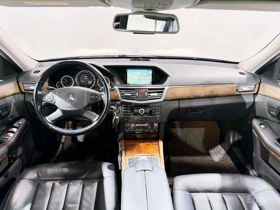 Mercedes-Benz E 300  - изображение 4