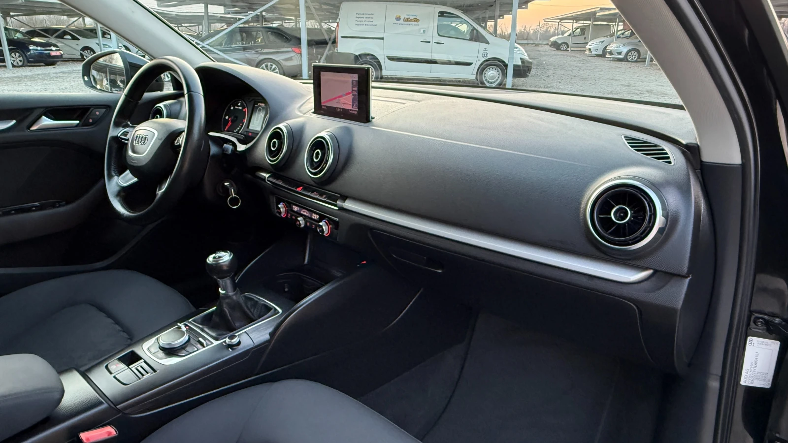 Audi A3 1.6TDI/105кс/S line/NAVI/LED/EURO 5B/ВНОС  ИТАЛИЯ, снимка 14 - Автомобили и джипове - 53839585