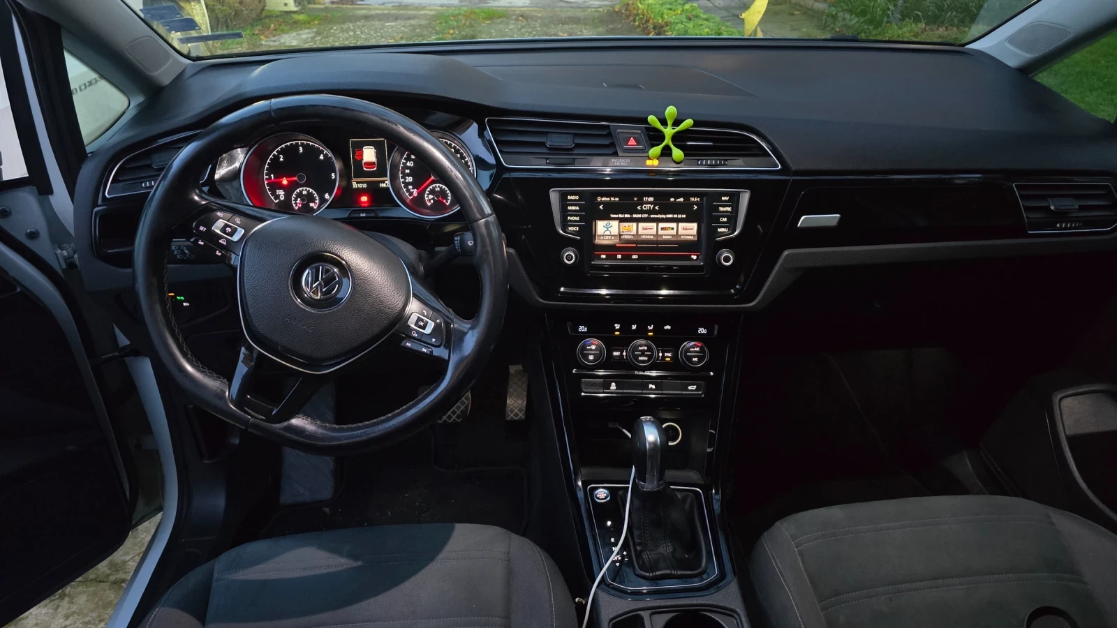 VW Touran 2.0tdi full led , снимка 16 - Автомобили и джипове - 54032030