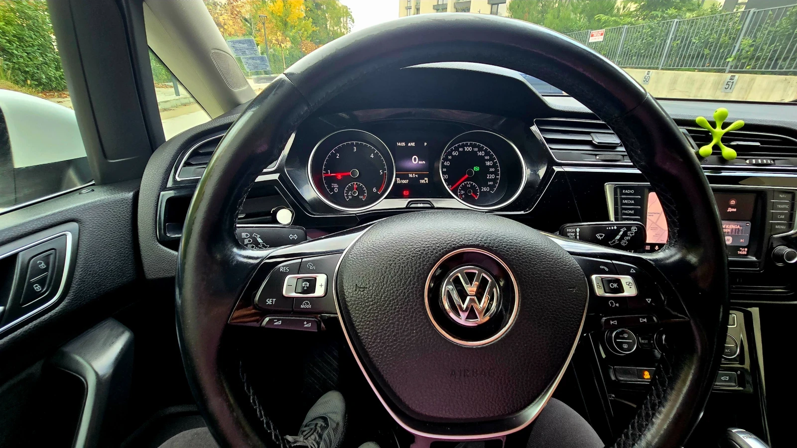 VW Touran 2.0tdi full led , снимка 15 - Автомобили и джипове - 54032030